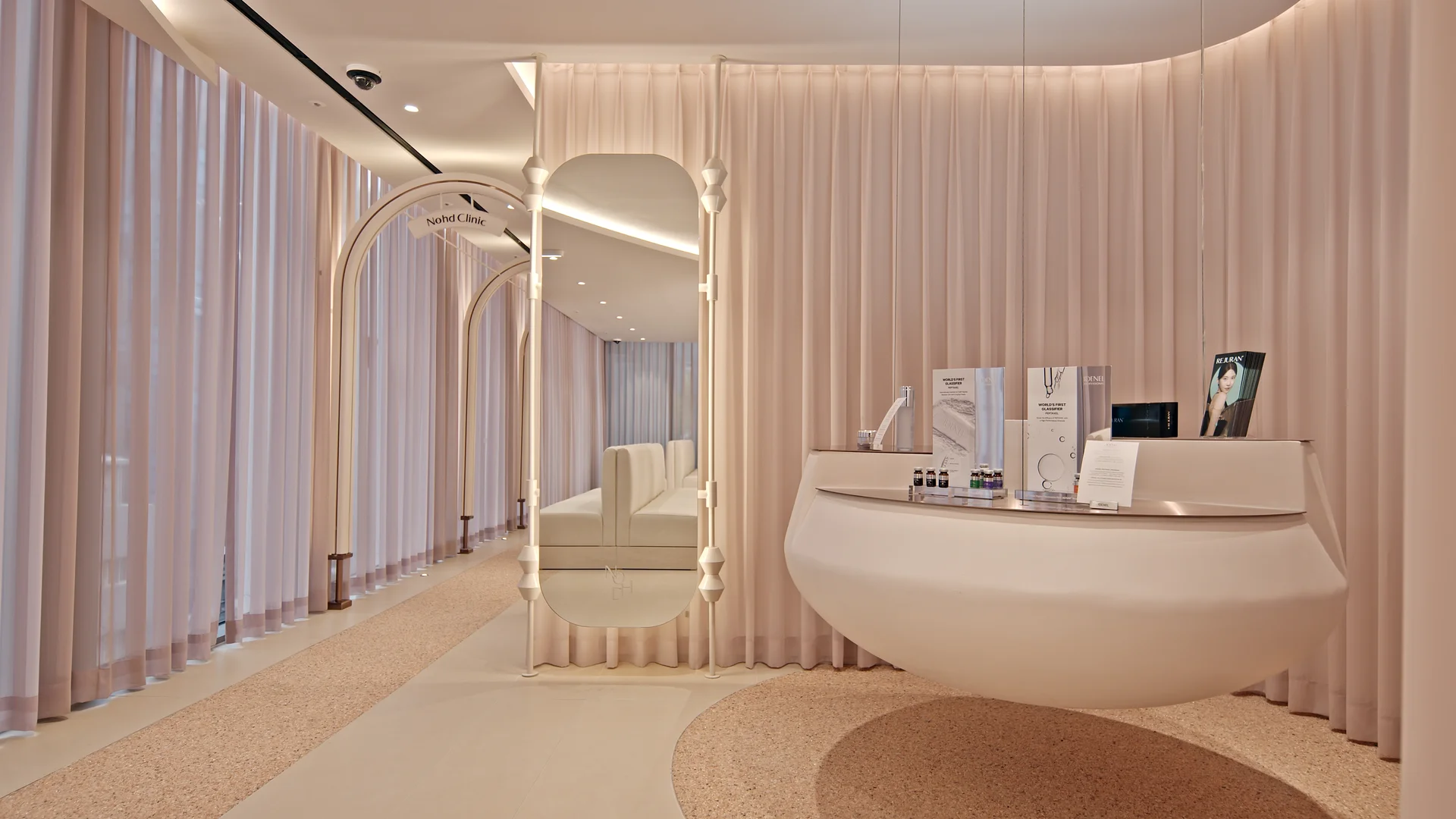 Thread lifting consultation and treatment planning in a clinic setting