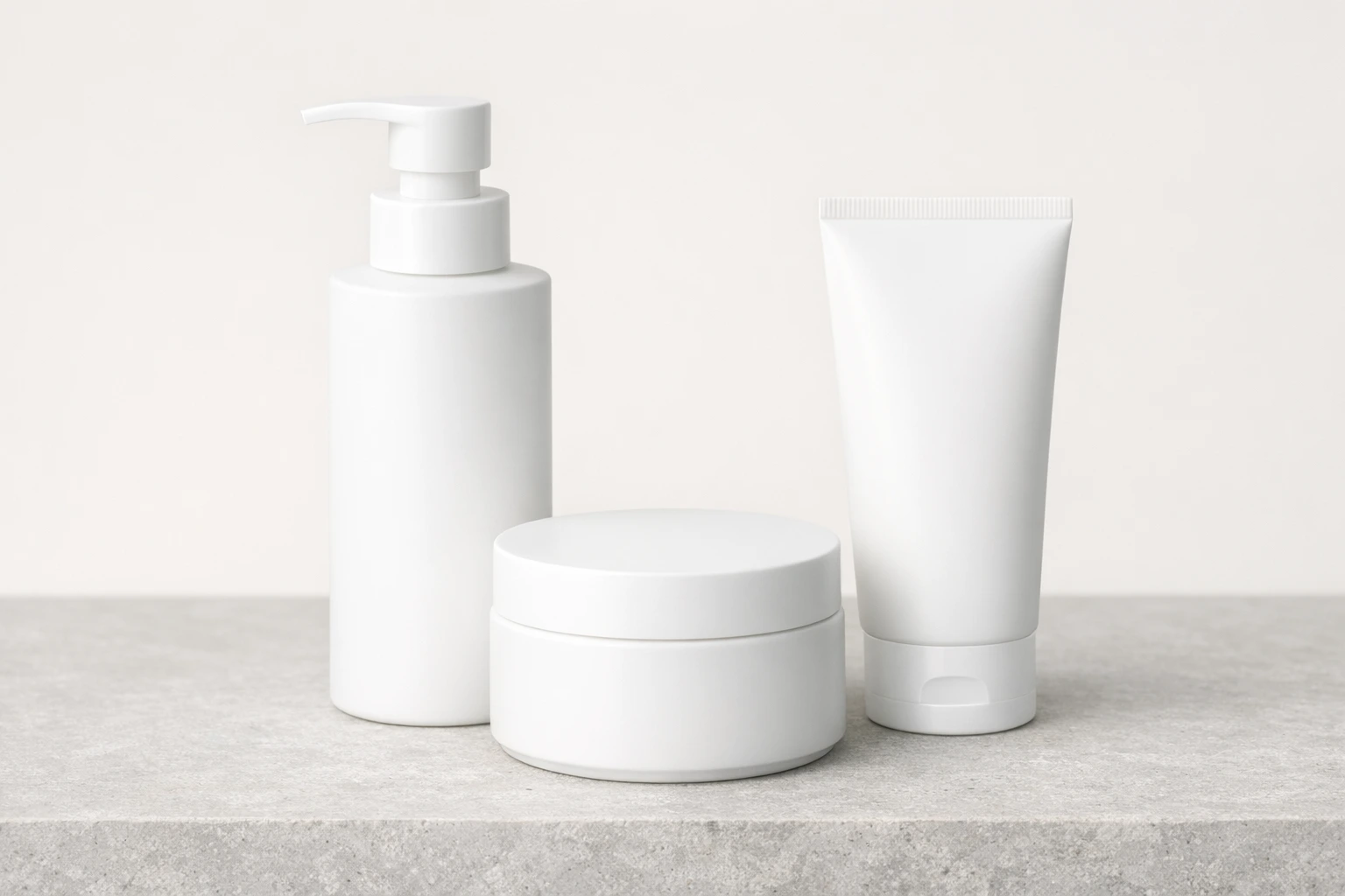 Set minimalista de productos de skincare